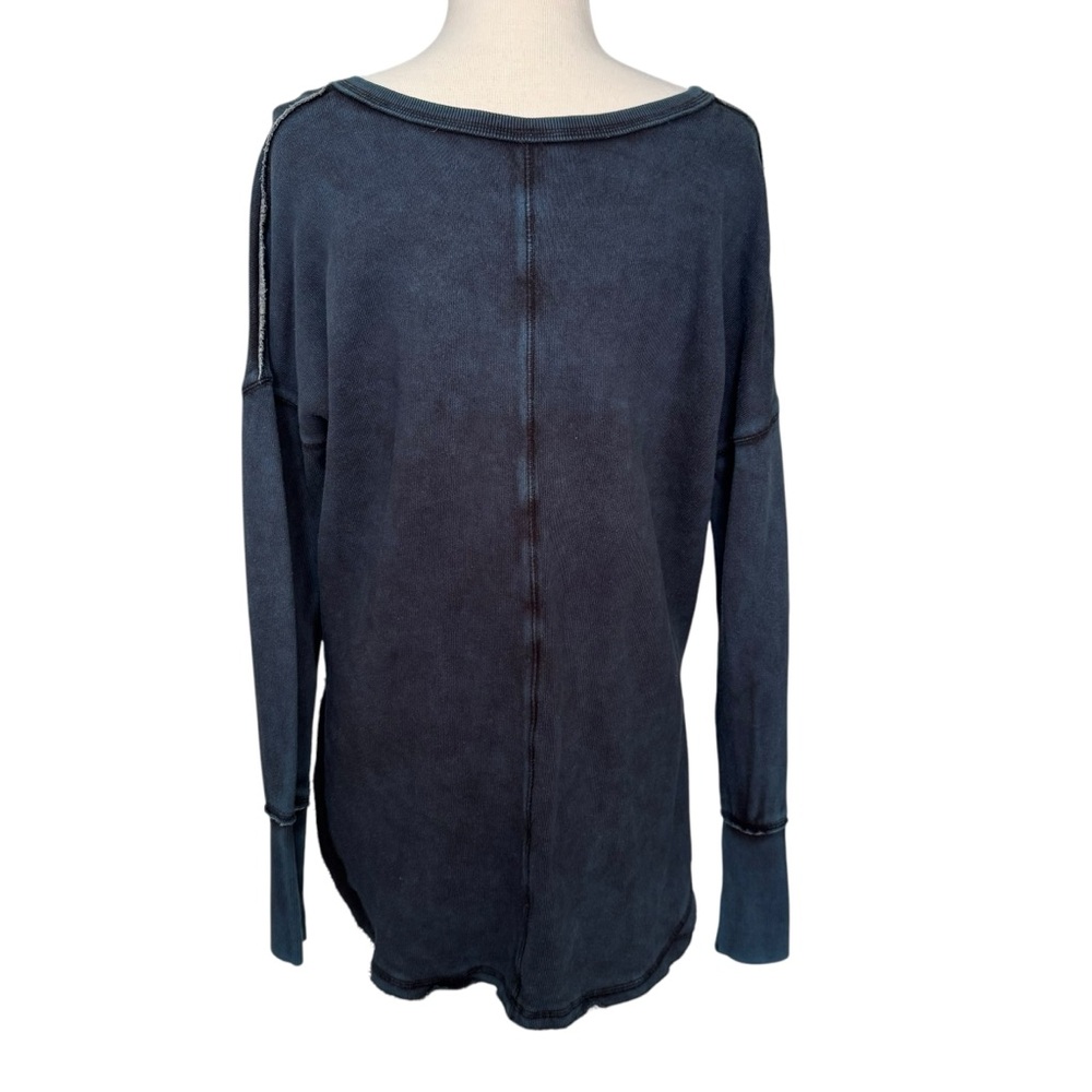 Free People V-Neck washed out sweatshirt size small EUC - Picture 4 of 4